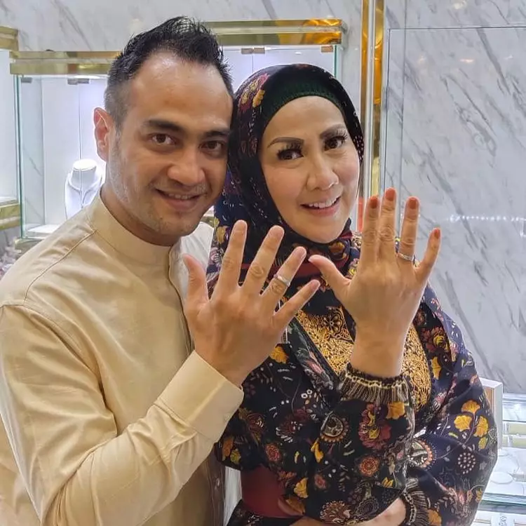 potret cincin pernikahan Venna Melinda & Ferry Irawan © Instagram/@vennamelindareal potret cincin pernikahan Venna Melinda & Ferry Irawan © Instagram/@vennamelindareal