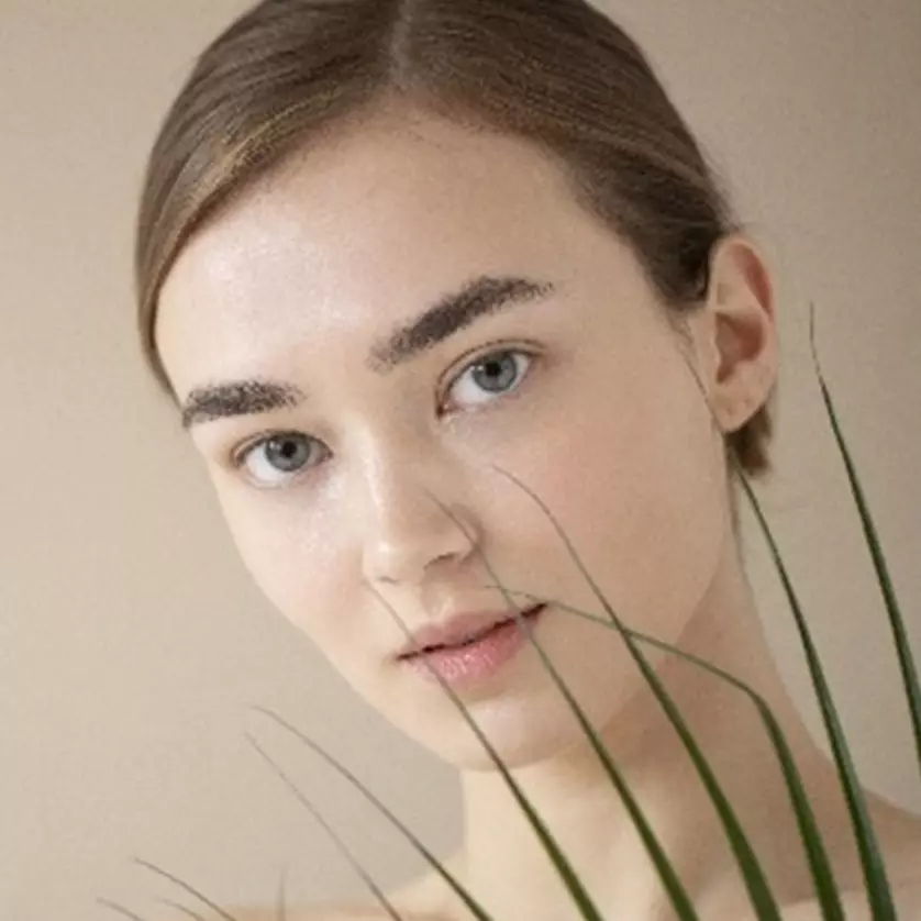 5 Manfaat Serum Lifting MS Glow, lengkap dengan cara memakainya