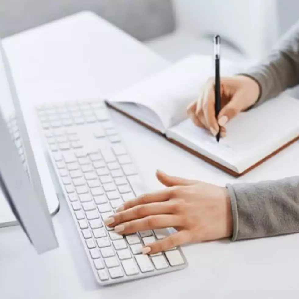 Teks deskripsi adalah: Ini struktur dan ciri-cirinya lengkap