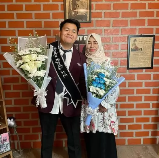 Momen Kiki eks CJR lulus sidang skripsi © Instagram