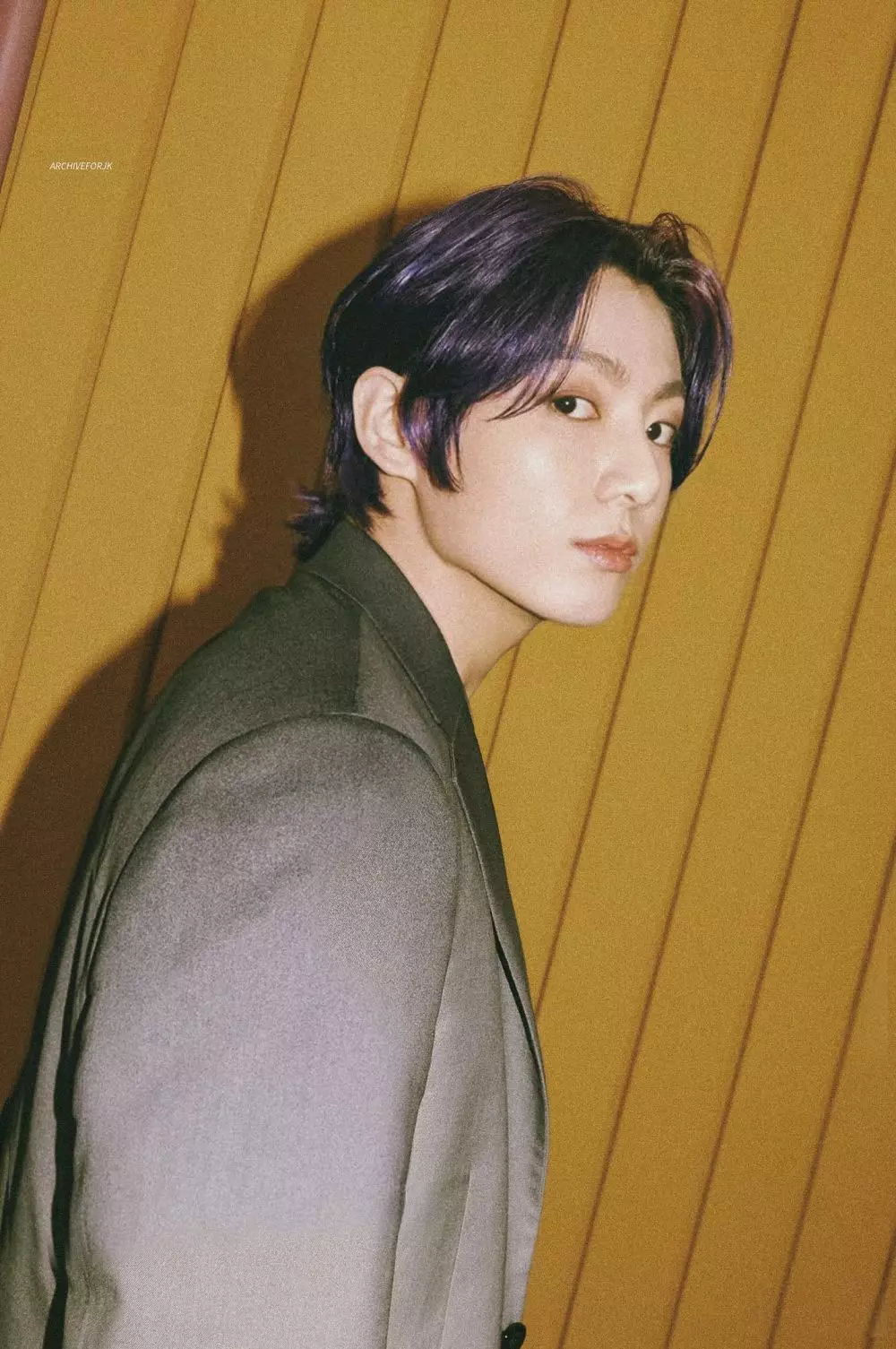 Fakta Jungkook BTS lulus kuliah © berbagai sumber