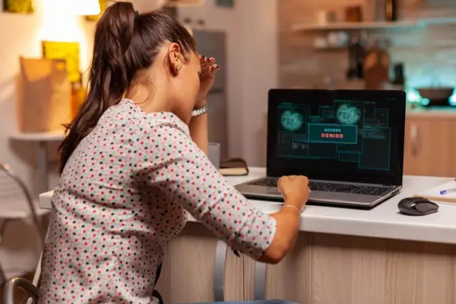 Phising adalah © 2022 berbagai sumber  Phising adalah © 2022 berbagai sumber