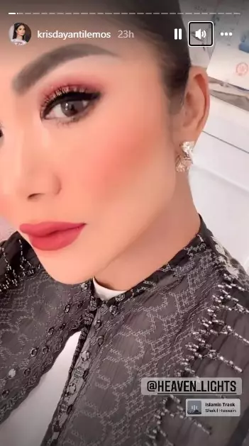 Gaya Krisdayanti di akikah anak Aurel © Instagram Gaya Krisdayanti di akikah anak Aurel © Instagram