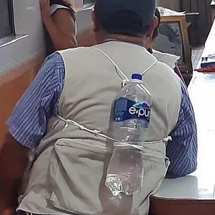 tas nyeleneh saat dipakai © Instagram