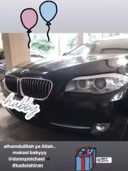 Seleb dapat hadiah dari suami usai lahiran © berbagai sumber