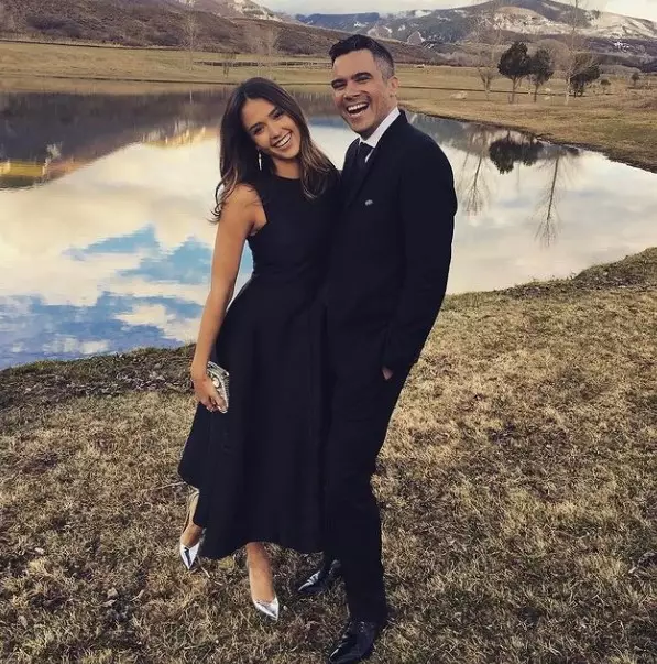 Seleb dapat hadiah dari suami usai lahiran © berbagai sumber