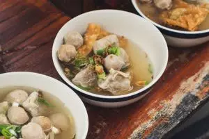 Kamu bisa mengetahui watak terpendammu dari cara makan bakso