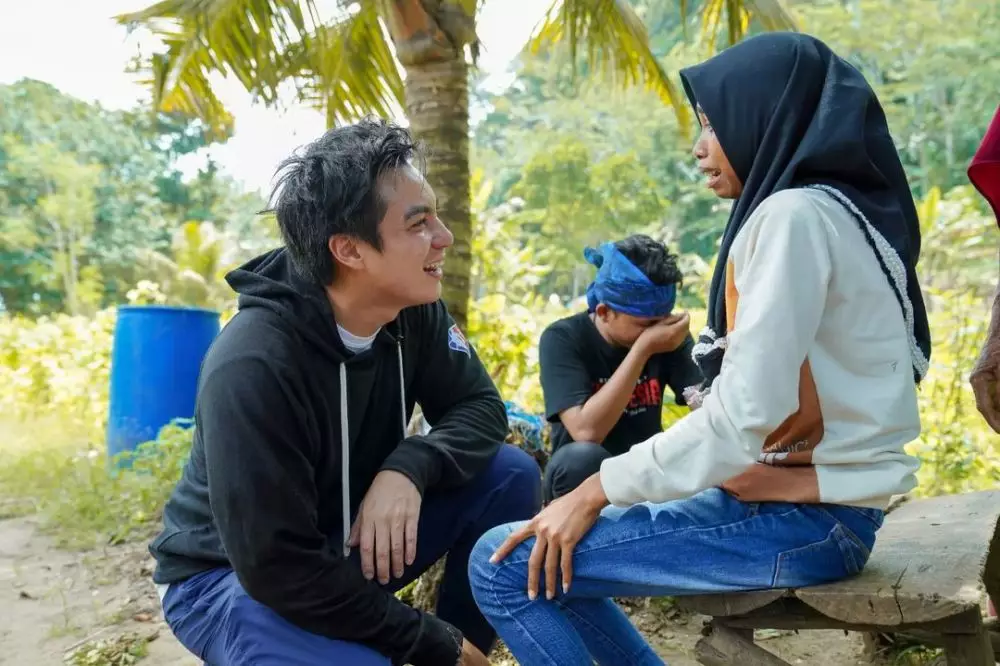 Baim Wong temui fans di Nusa Kambangan © Instagram