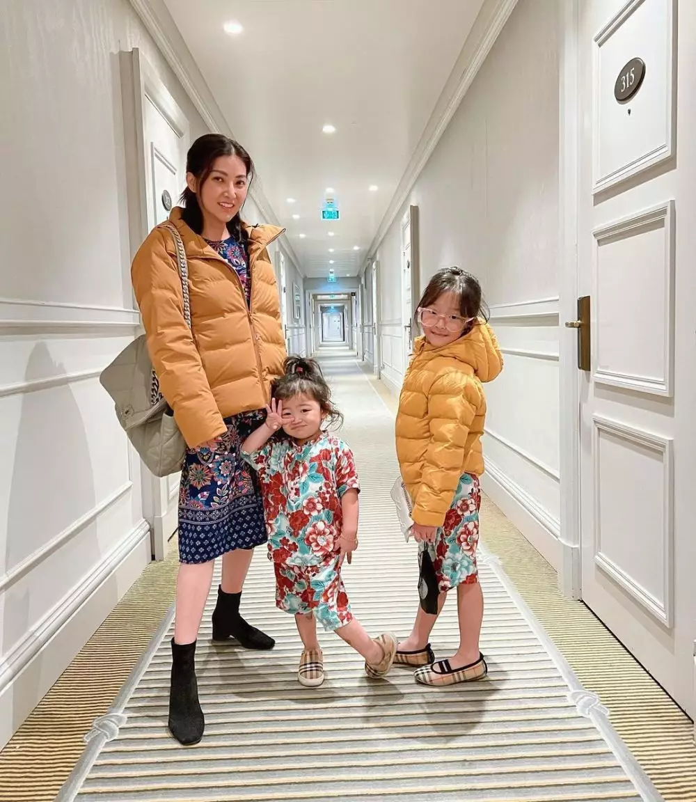 Gaya Sarwendah liburan pakai daster Instagram Gaya Sarwendah liburan pakai daster Instagram