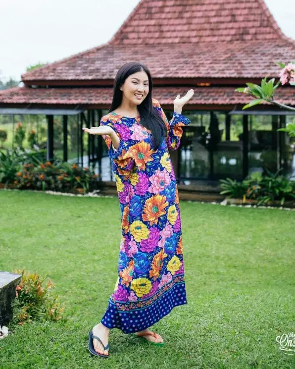 Gaya Sarwendah liburan pakai daster Instagram Gaya Sarwendah liburan pakai daster Instagram