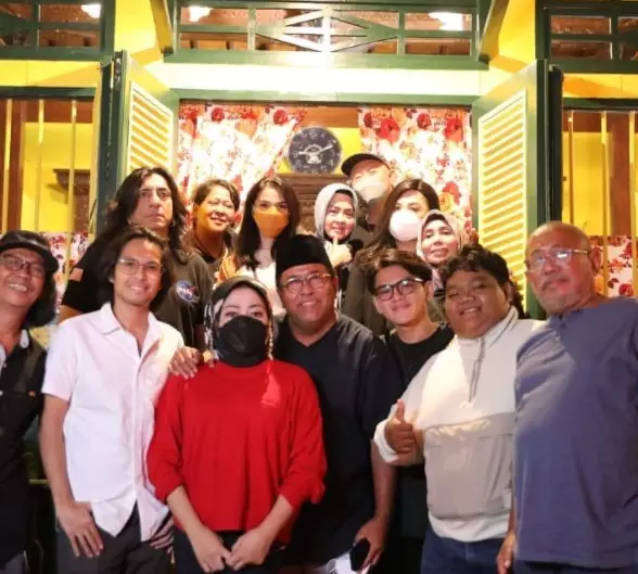 Momen reuni pemain Si Doel © berbagai sumber