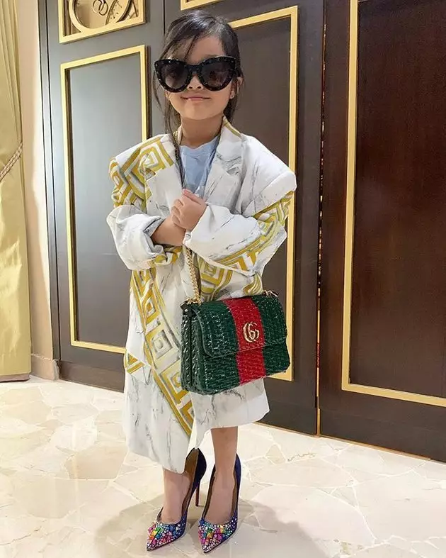 Gaya Thalia Onsu pakai tas branded Instagram