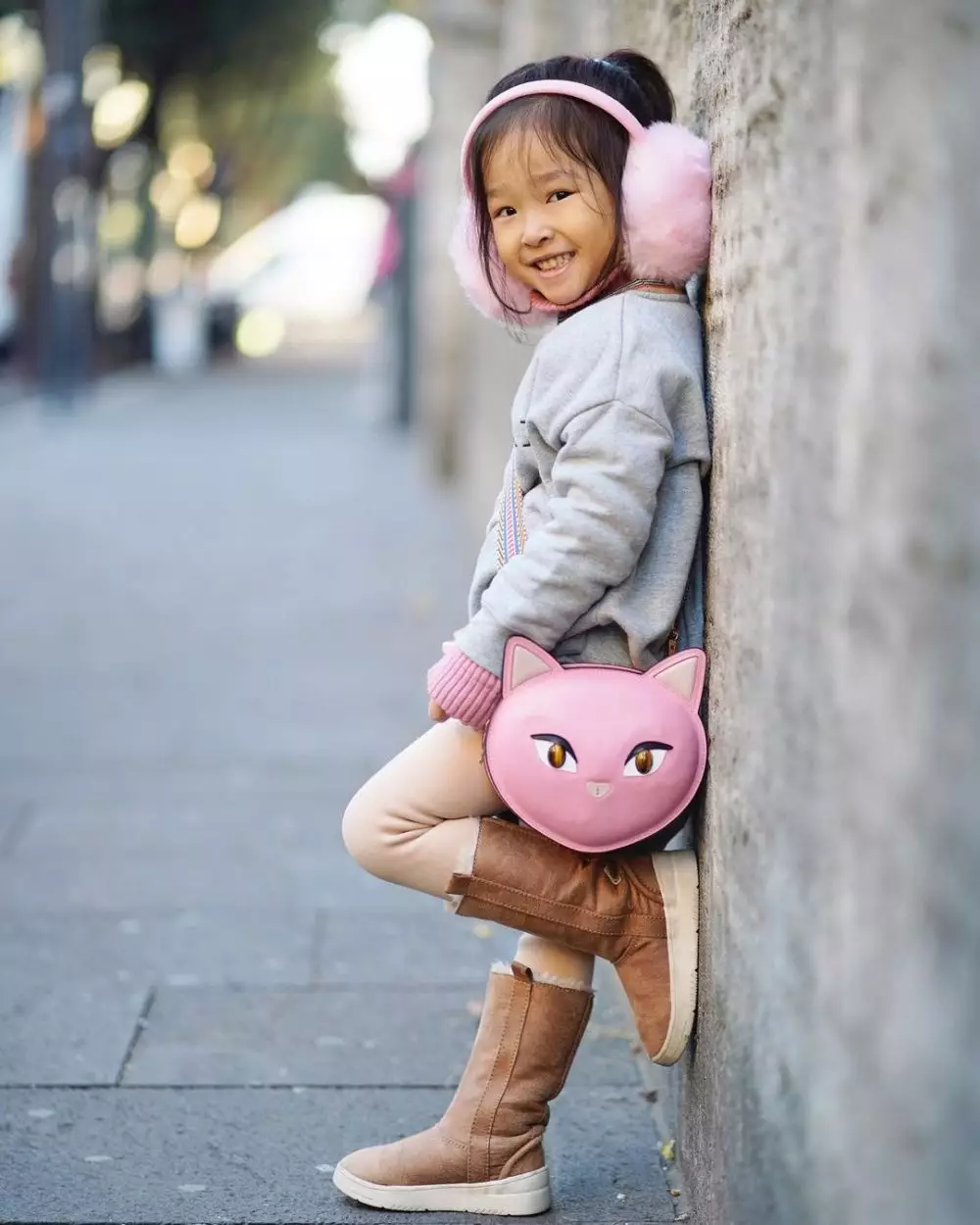 Gaya Thalia Onsu pakai tas branded Instagram