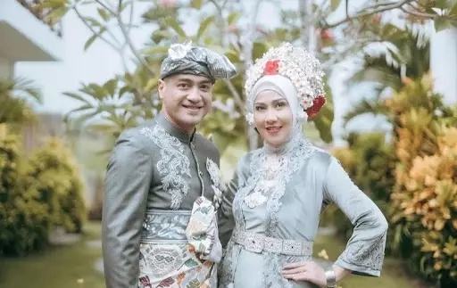 Momen akad nikah Venna Melinda & Ferry Irawan © berbagai sumber