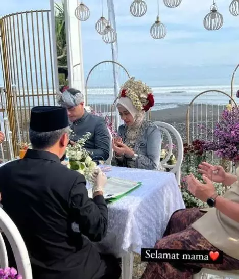 11 Momen akad nikah Venna Melinda & Ferry, mahar blue safir 80 gram © 2022 brilio.net