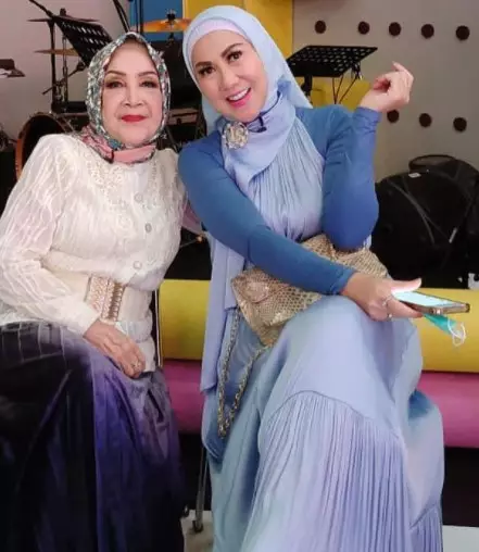 momen akrab Venna Melinda dan calon ibu mertua © Instagram