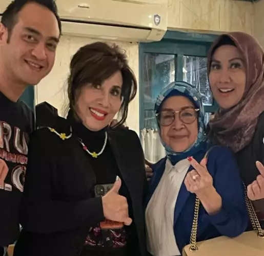 momen akrab Venna Melinda dan calon ibu mertua © Instagram
