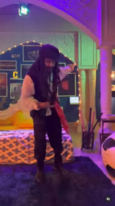 Shaheer Sheikh cosplay Berbagai sumber Shaheer Sheikh cosplay Berbagai sumber