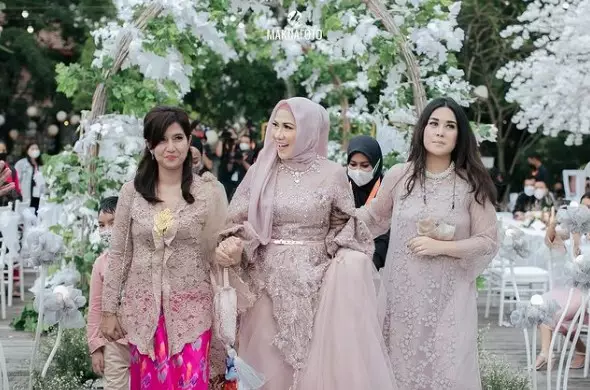 Gaya Venna Melinda dari prewedding hingga resepsi © Instagram Gaya Venna Melinda dari prewedding hingga resepsi © Instagram