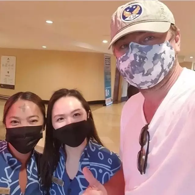 Leonardo DiCaprio dan Tobey Maguire di Bali berbagai sumber