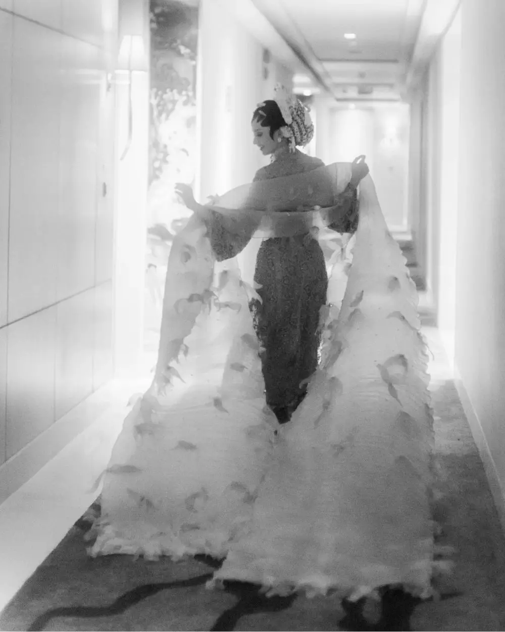 makna desain baju akad belva dan sabrina © twitter