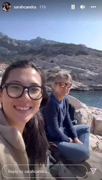 Momen Eross SO7 dan Sarah pulang ke Prancis © Instagram Momen Eross SO7 dan Sarah pulang ke Prancis © Instagram