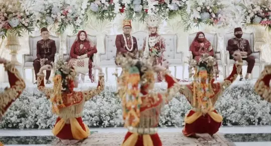 Dewi Preman Pensiun menikah © Instagram