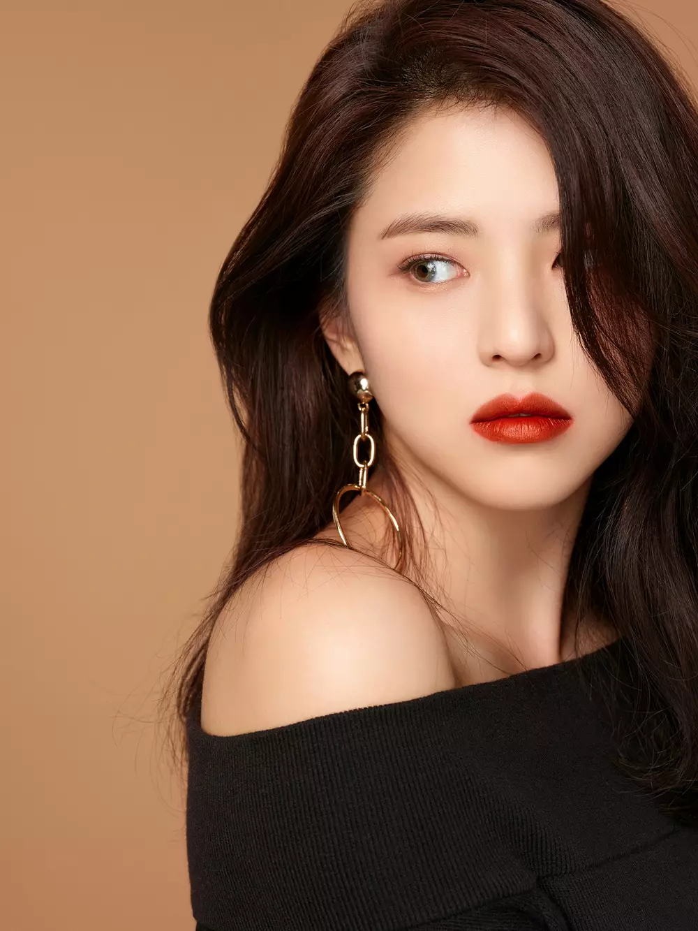 Potret Han So-hee saat bermakeup tebal © Instagram