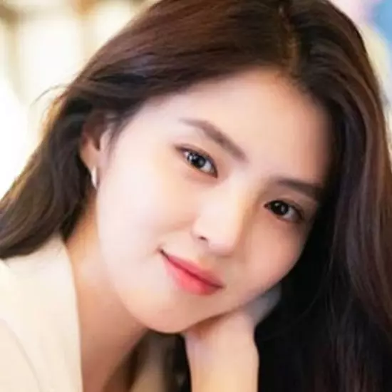 9 Potret Han So-hee saat bermakeup tebal, penampilannya kian memesona