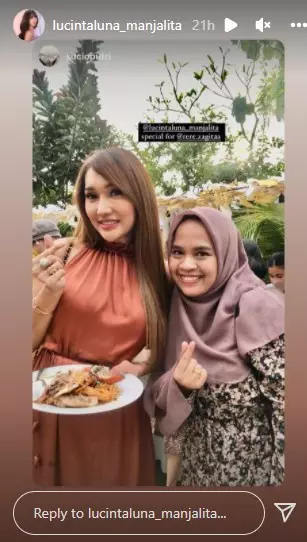 Gaya Lucinta Luna di pernikahan Venna Melinda © berbagai sumber