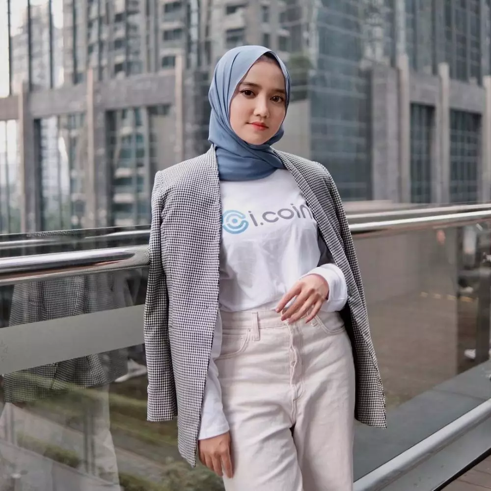 Pesona 8 putri ustaz kondang Instagram