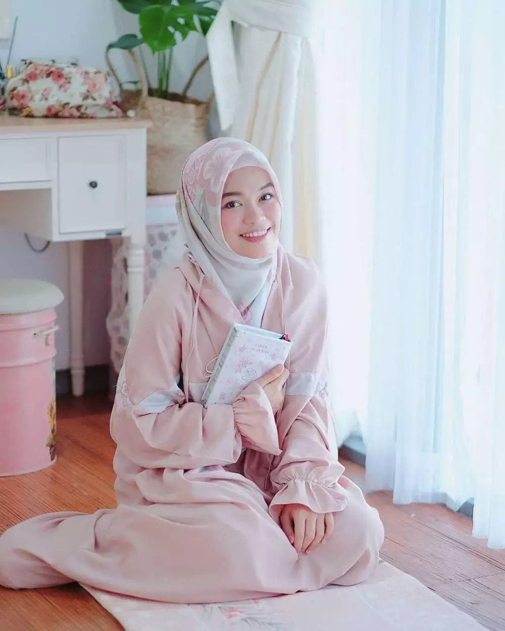 Pesona 8 putri ustaz kondang Instagram