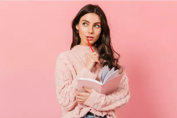 Majas adalah gaya bahasa kias  © 2022 berbagai sumber  Majas adalah gaya bahasa kias  © 2022 berbagai sumber