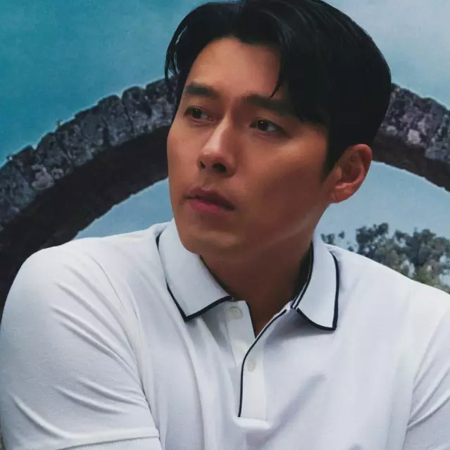 9 Gaya pemotretan terbaru Hyun Bin, ekspresinya bikin gemas