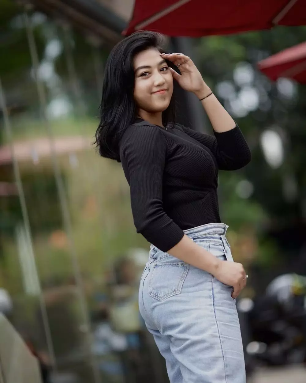 Gigi Ruwanita mantan istri Doni Salmanan Berbagai sumber