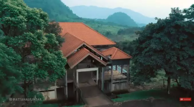 potret ponpes Atta Halilintar Berbagai sumber  potret ponpes Atta Halilintar Berbagai sumber