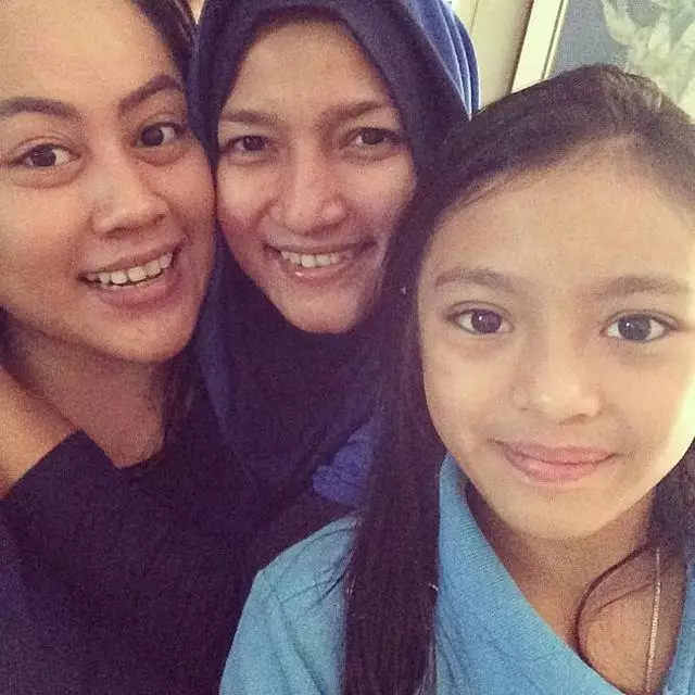 potret lawas Alleia bareng ibu Berbagai sumber potret lawas Alleia bareng ibu Berbagai sumber