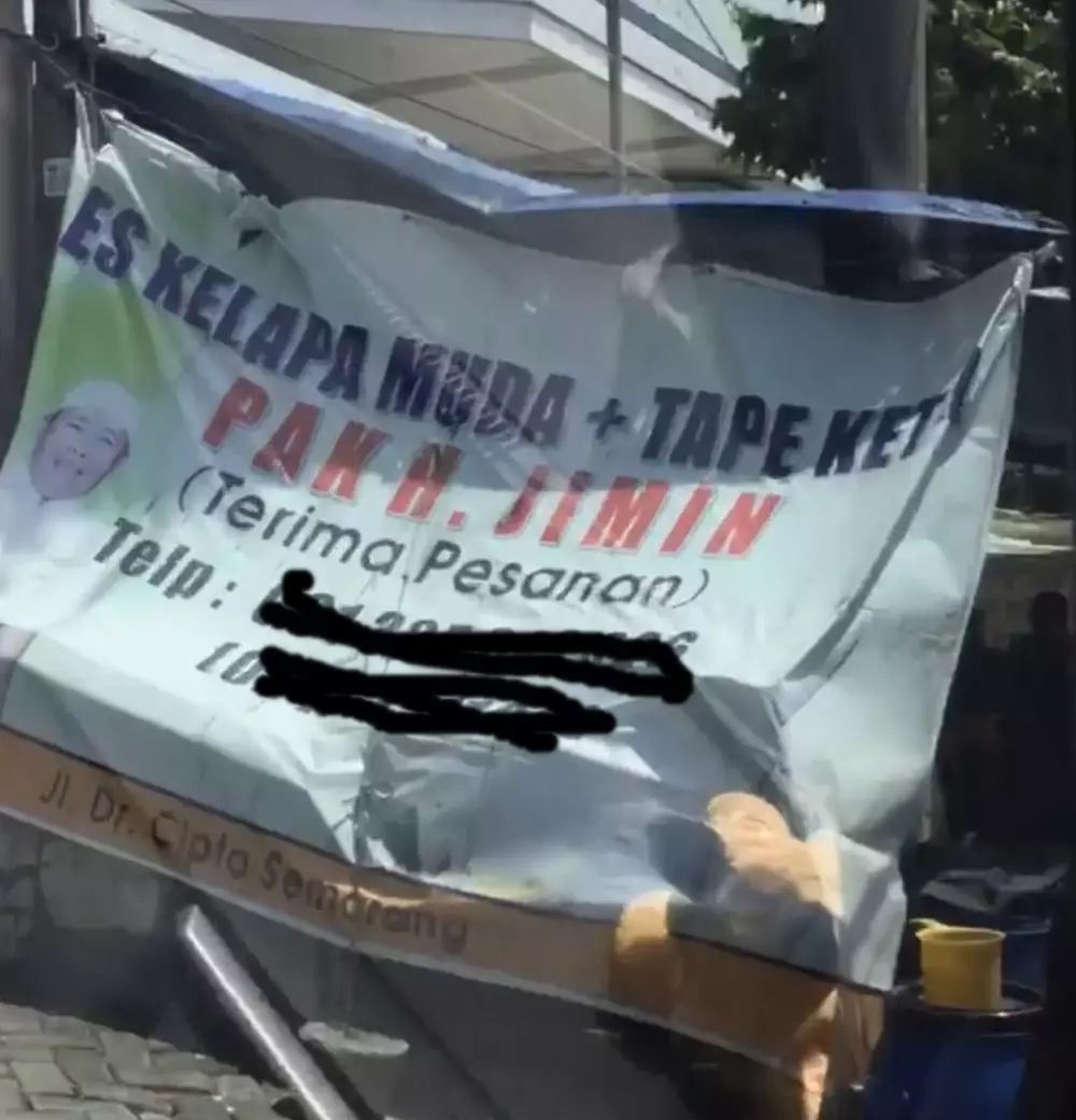 spanduk warung pakai nama idol © Twitter spanduk warung pakai nama idol © Twitter