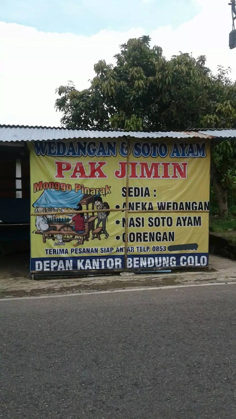 spanduk warung pakai nama idol © Twitter spanduk warung pakai nama idol © Twitter