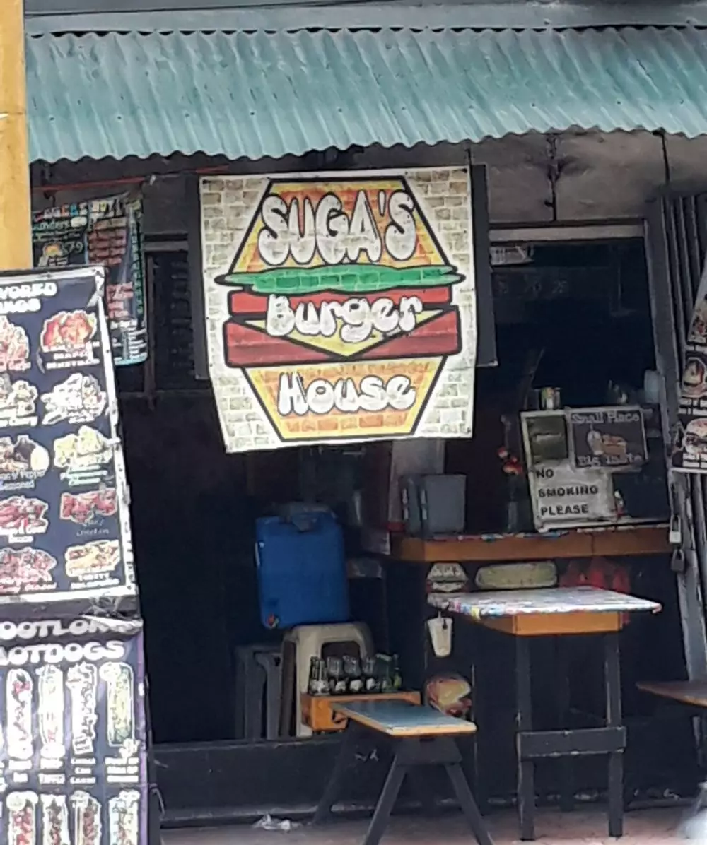 spanduk warung pakai nama idol © Twitter spanduk warung pakai nama idol © Twitter