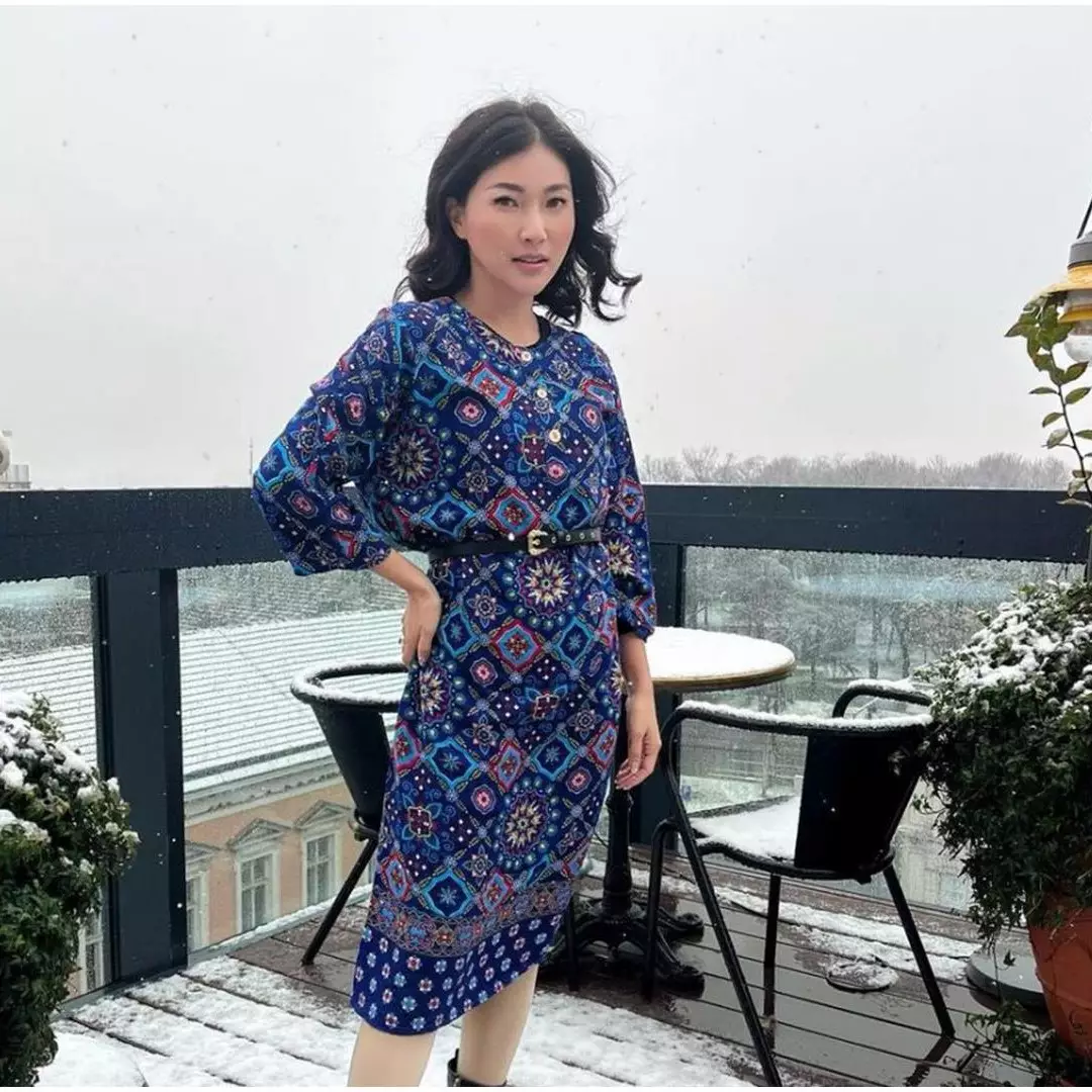 Tampil percaya diri, ini gaya 7 seleb kenakan daster saat liburan