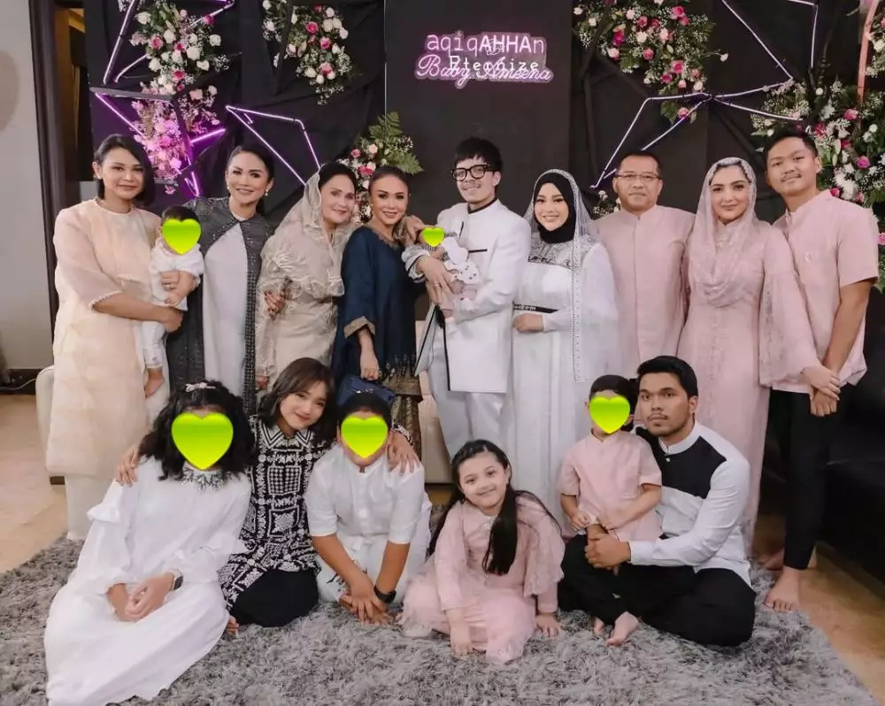 Potret akrab Fuji dengan keluarga besar Aurel Hermansyah Instagram