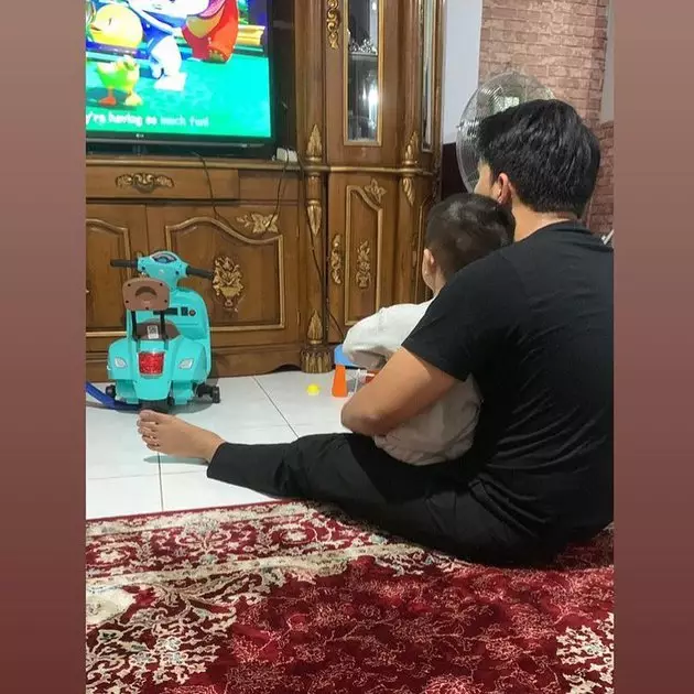 Thariq Halilintar momong Gala Berbagai sumber Thariq Halilintar momong Gala Berbagai sumber