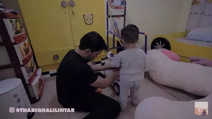 Thariq Halilintar momong Gala Berbagai sumber Thariq Halilintar momong Gala Berbagai sumber