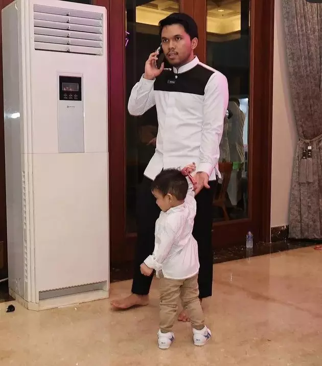 Thariq Halilintar momong Gala Berbagai sumber Thariq Halilintar momong Gala Berbagai sumber