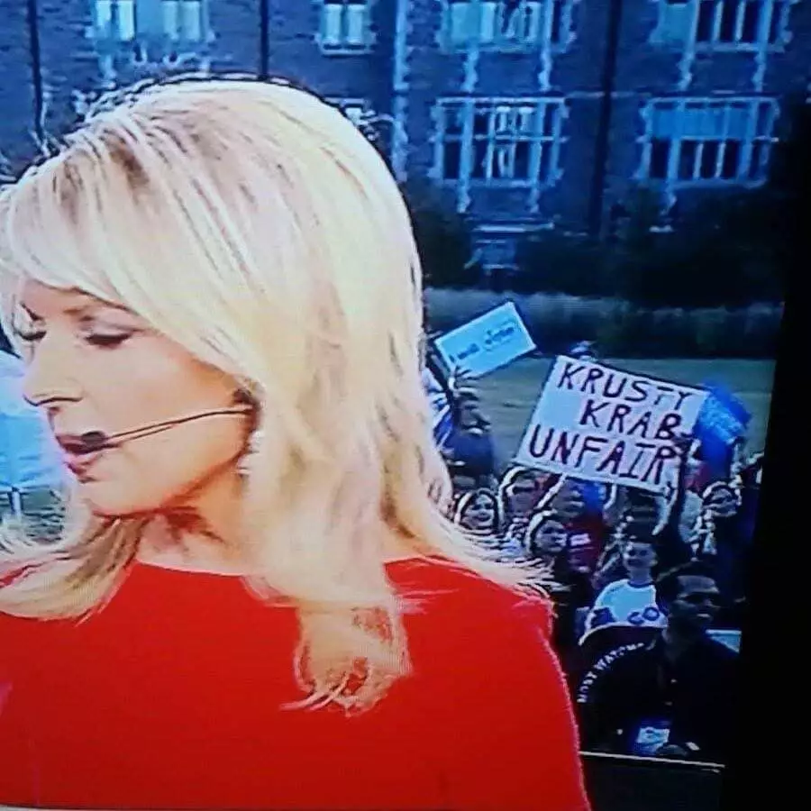 momen tak terduga saat siaran © berbagai sumber