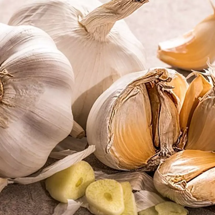 8 Manfaat bawang putih untuk wajah, bantu hempas jerawat