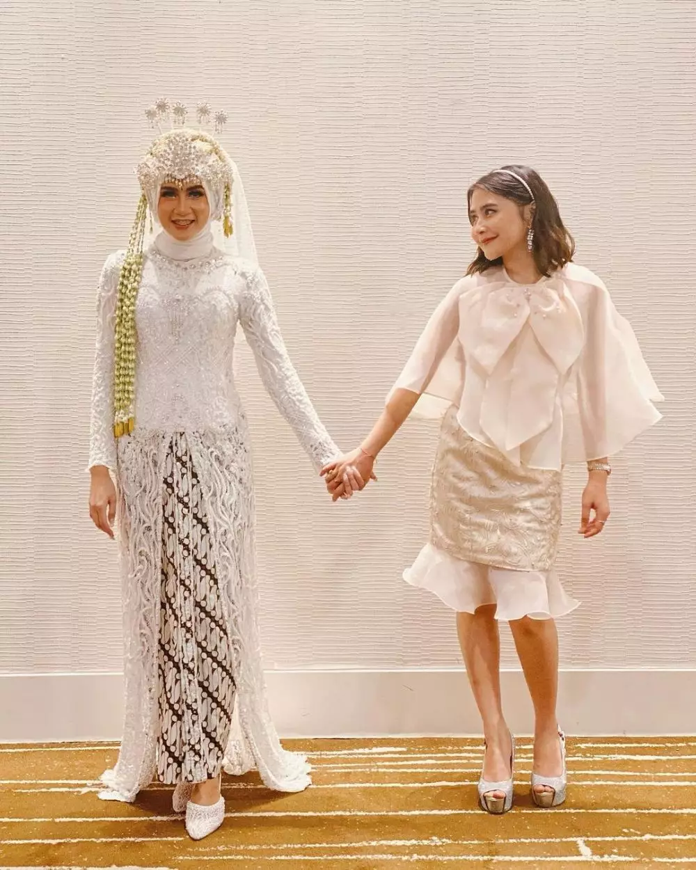 Gaya kondangan Prilly Latuconsina © Instagram