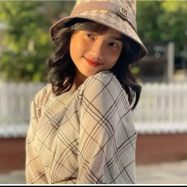 9 Momen Fuji beri kejutan ultah manajernya, hadiahkan segepok uang