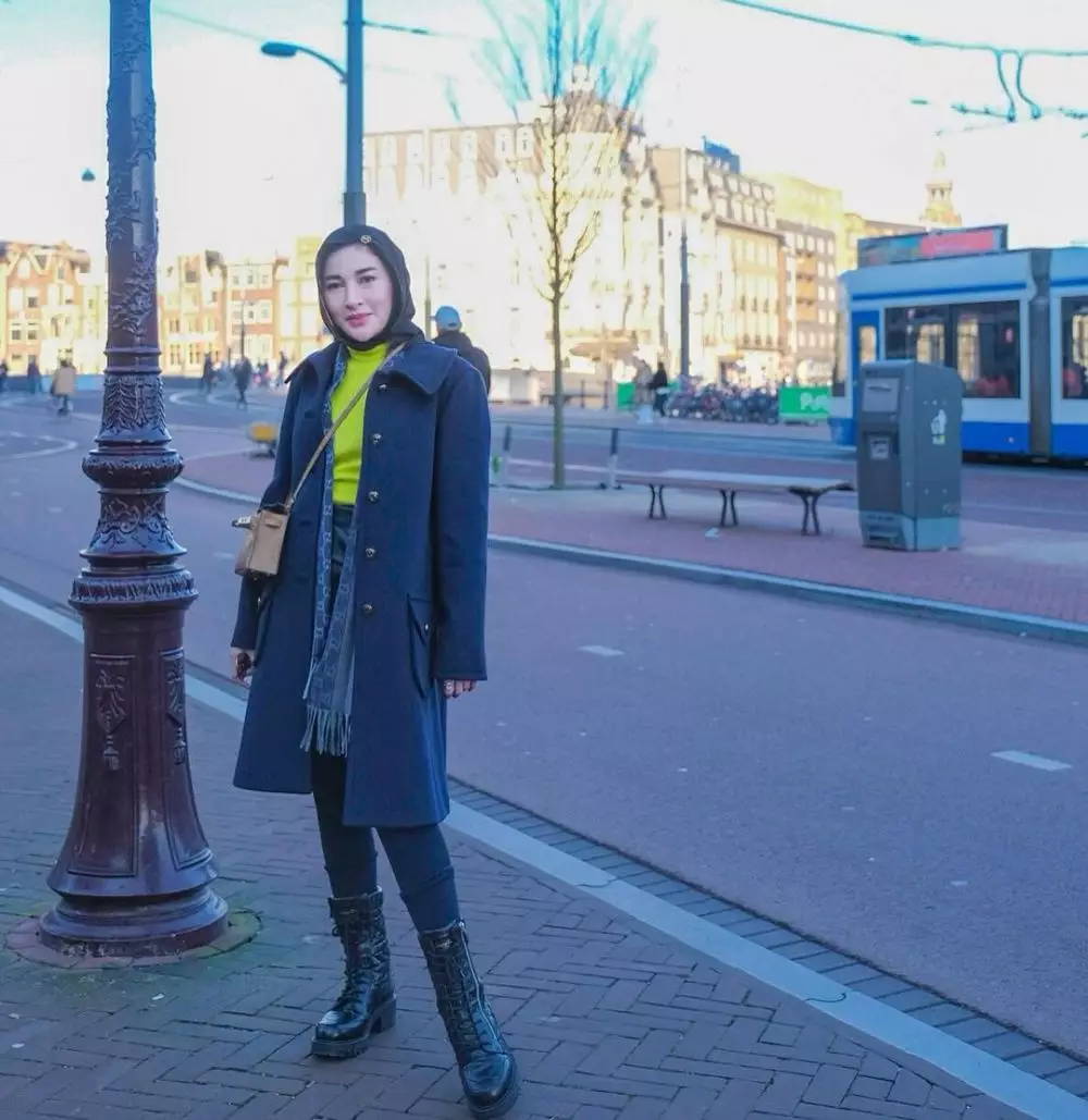 gaya Shandy Purnamasari liburan di Paris © Instagram